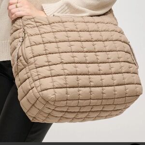 Leda Hobo in natural or olive